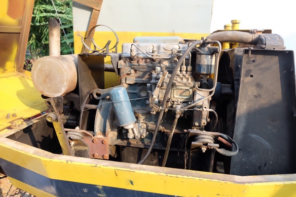 ขายรถแบคโฮ NISSAN 40 ปั๊มเฟือง 3 ตอน เครื่องนิสสัน 3 สูบ ราคา 160000