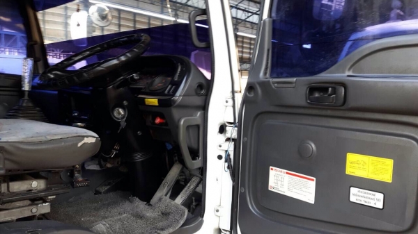 รถอีซูซุ 10 ล้อ หัวลาก GXZ 320 แรงม้า. ปี 41.   สนใจติดต่อ  081 - 6079515