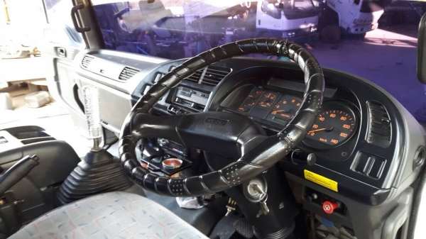 รถอีซูซุ 10 ล้อ หัวลาก GXZ 320 แรงม้า. ปี 41.   สนใจติดต่อ  081 - 6079515