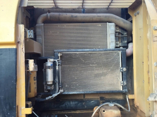 ขายรถแบคโฮ CAT 320D เอกสารเล่มทะเบียน 11440 ชม.ราคา 1800000