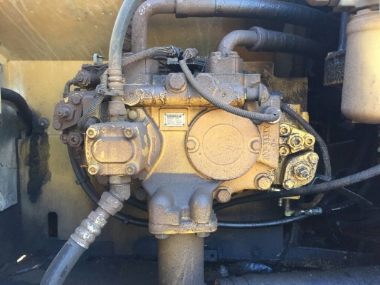 ขายรถแบคโฮ CAT 320D เอกสารเล่มทะเบียน 11440 ชม.ราคา 1800000