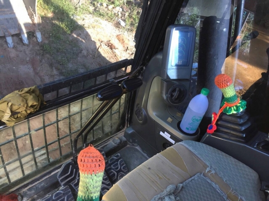 ขายรถแบคโฮ CAT 320D เอกสารเล่มทะเบียน 11440 ชม.ราคา 1800000