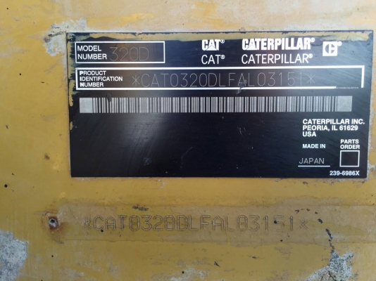 ขายรถแบคโฮ CAT 320D เอกสารเล่มทะเบียน 11440 ชม.ราคา 1800000