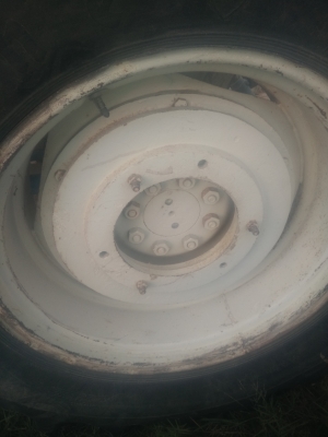 ขายด่วนรถไถฟอร์ด