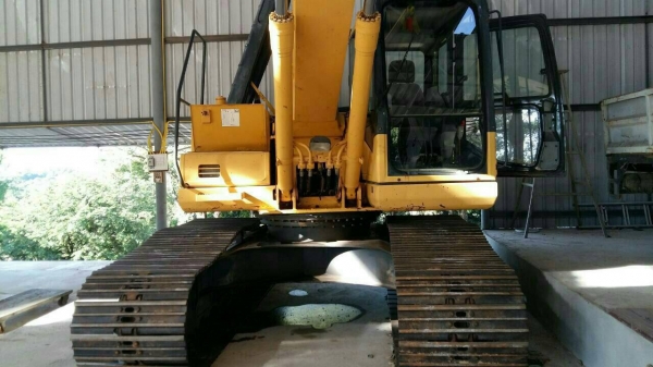 ขายครับ   komatsu .pc200.8รถใช้ 8 พันช้วโมงทุกอย่างเต็ม 100เครื่อง เอกสารอินวอยซ์ สวยๆครับ