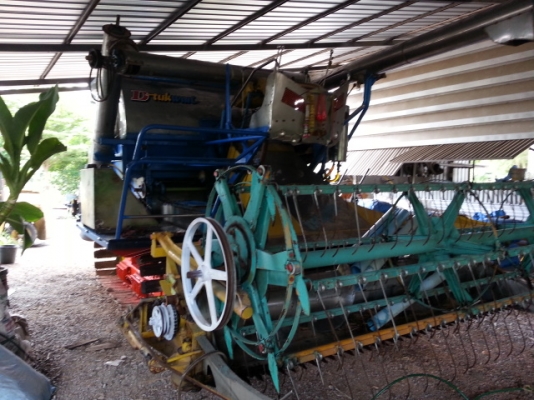 ขายด่วนรถเกี่ยวข้าว ลดราคา เหลือ 500,000