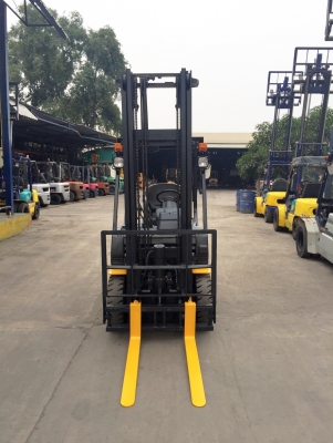 -:-*&bull;*ข า ย ร ถ ย ก นำ เ ข้ า*&bull;*-:-KOMATSU FD15-20 เครื่องดีเซล เสาสูง4เมตร งาเทได้ สนใจติดต่อ083-062-0223(ปอนด์)