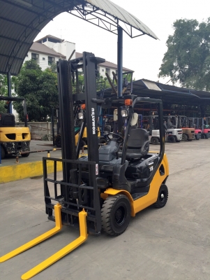 -:-*&bull;*ข า ย ร ถ ย ก นำ เ ข้ า*&bull;*-:-KOMATSU FD15-20 เครื่องดีเซล เสาสูง4เมตร งาเทได้ สนใจติดต่อ083-062-0223(ปอนด์)