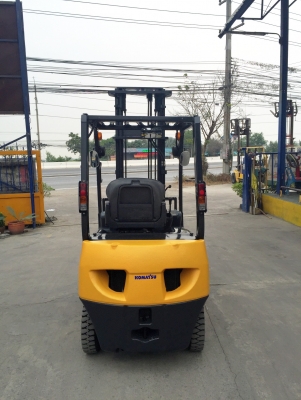 -:-*&bull;*ข า ย ร ถ ย ก นำ เ ข้ า*&bull;*-:-KOMATSU FD15-20 เครื่องดีเซล เสาสูง4เมตร งาเทได้ สนใจติดต่อ083-062-0223(ปอนด์)