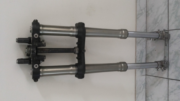 ขายโช๊คหน้า Kawasaki D-Tracker150