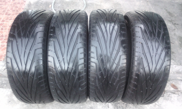 ขายยาง  215/55/17 ปี 12