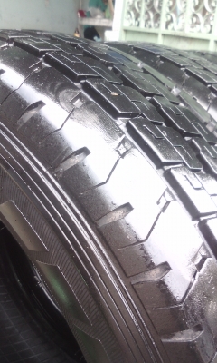 ขายยาง Dunlop 215/70/15 ปี 13