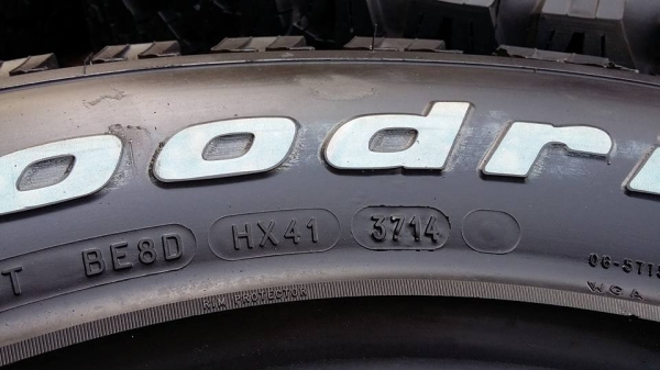 ขายล้อ te37 ขอบ 16 พร้อมยาง bf 265/70/16 ปี 14 ขายล้อ te37 ขอบ 16 พร้อมยาง bf 265/70/16 ปี 14