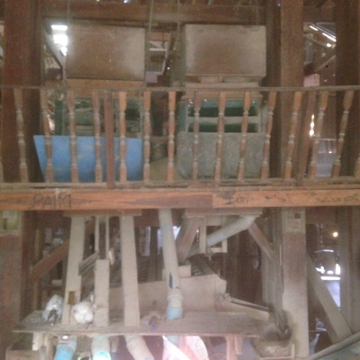 ขายด่วนโรงสีกลาง เเละ คอกหมู ขายด่วนโรงสีกลาง เเละ คอกหมู