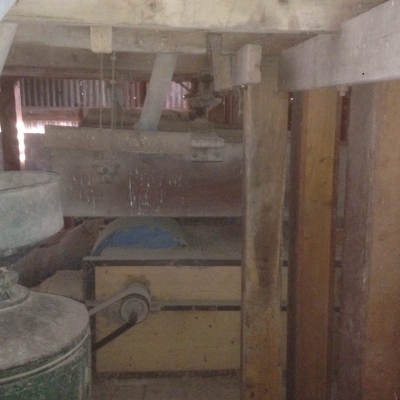 ขายด่วนโรงสีกลาง เเละ คอกหมู ขายด่วนโรงสีกลาง เเละ คอกหมู