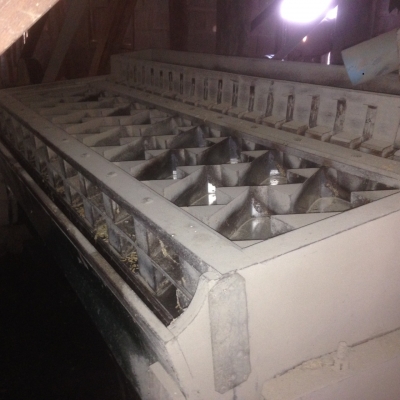 ขายด่วนโรงสีกลาง เเละ คอกหมู ขายด่วนโรงสีกลาง เเละ คอกหมู