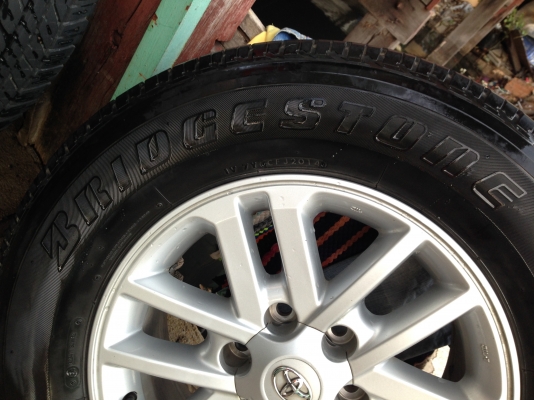 ขายแม็กติดรถพร้อมยางปี 14