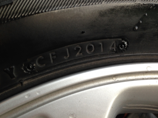 ขายแม็กติดรถพร้อมยางปี 14