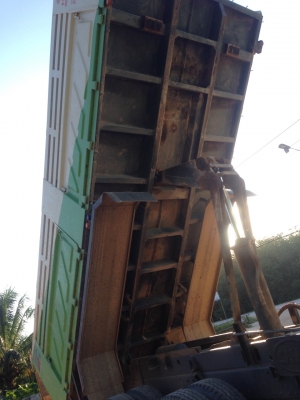 รถฮีโน่ 10 ล้อดั้ม FM1A 344 แรงม้า. ปี 55. ( รถวิ่ง 14x,xxx กม. )     สนใจติดต่อ  081 - 6079515