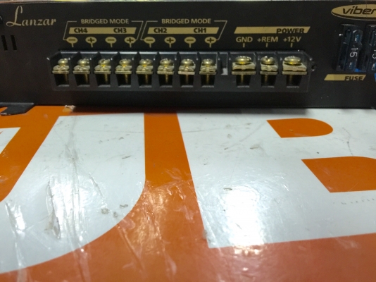 ขายแอมป์ LANZAR รุ่น vibe415 กำลังขับ 4 CHANNEL 600W ขายแอมป์ LANZAR รุ่น vibe415 กำลังขับ 4 CHANNEL 600W