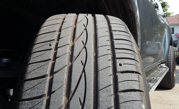 ยาง,265-60-18 Falken ZE912 ปลายปี14สภาพเต็มชุด 8500 ยาง,265-60-18 Falken ZE912 ปลายปี14สภาพเต็มชุด 8500