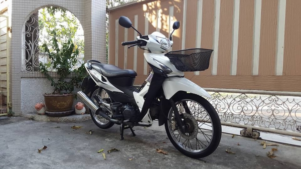 ขออนุญาติขาย HONDA WAVE125X สีขาวมุก สตาร์ทมือ ฟรีค่าโอน ขออนุญาติขาย HONDA WAVE125X สีขาวมุก สตาร์ทมือ ฟรีค่าโอน
