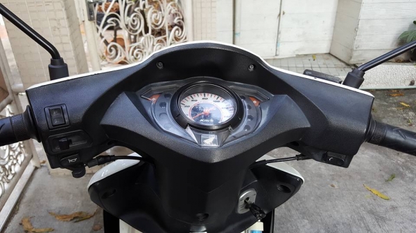 ขออนุญาติขาย HONDA WAVE125X สีขาวมุก สตาร์ทมือ ฟรีค่าโอน ขออนุญาติขาย HONDA WAVE125X สีขาวมุก สตาร์ทมือ ฟรีค่าโอน