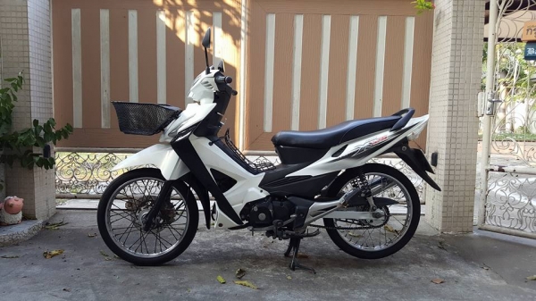 ขออนุญาติขาย HONDA WAVE125X สีขาวมุก สตาร์ทมือ ฟรีค่าโอน ขออนุญาติขาย HONDA WAVE125X สีขาวมุก สตาร์ทมือ ฟรีค่าโอน
