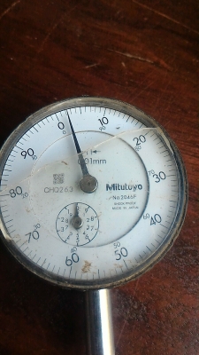 ไดอัลเกจ เครื่องมือวัดละเอียด ยี่ห้อ mitutoyo รุ่น 2046F วัดได้ 0.01 มม. ตัวละ 300 บ.