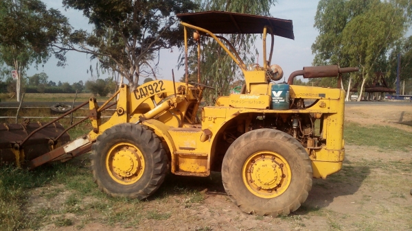 ขายรถตัก cat 922 เกียรทอร์ค ต่อแขน ขยายบุ้งกี้แล้ว 260,000 ต่อรองได้ พร้อมใช้งาน