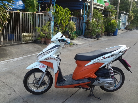 ขายฮอนด้าคลิกไอ คอมบายปี52 เครื่องดี