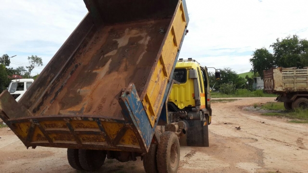 ขายด่วน HINO FD171B ดั้มสภาพพร้อมใช้งาน เครื่องHO7C เบรคทริฟฟี่ พ่วงมาลัยเพาเวอร์ เครื่องดี คัชชีสวย ยางพร้อมใช้งาน เอกสารพร้อมโอน