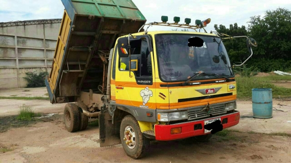 ขายด่วน HINO FD171B ดั้มสภาพพร้อมใช้งาน เครื่องHO7C เบรคทริฟฟี่ พ่วงมาลัยเพาเวอร์ เครื่องดี คัชชีสวย ยางพร้อมใช้งาน เอกสารพร้อมโอน