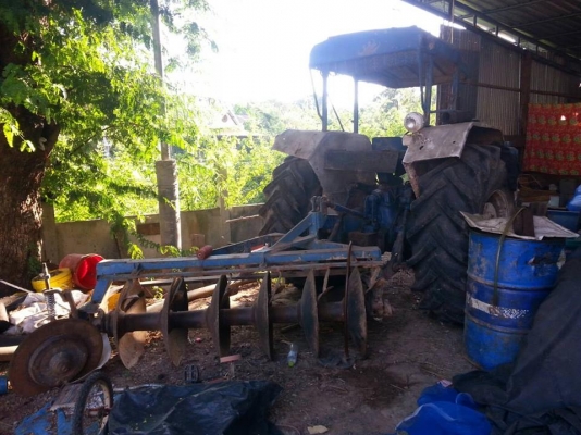 ขายรถไถ FORD เครื่องดี อุปกรณ์ครบ ดันหน้า ผานหลัง สภาพสวยพร้อมใช้งาน สนใจโทร 090-8588220คุณนะ 093-3258446คุณบิว หรือเข้าดูสินค้าอื่นๆได้ที่ www.truck.in.th/498 หรือเพจFacebook ณรงค์ ซื้อขายรถมือสอง (เว็บไซต์ส่วนตัว) หรือFacebook คุณนะ รถบรรทุก