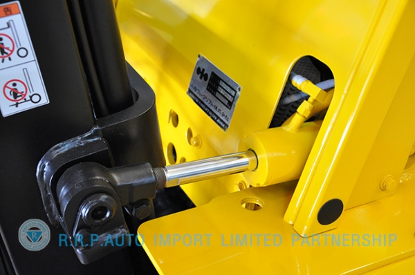 ขายรถโฟล์คลิฟท์มือสอง KOMATSU รุ่น FG25-150123 ราคา 195,000 บาท ใช้งานชั่วโมงน้อย