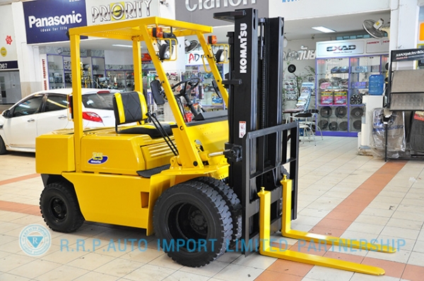 ขายรถโฟล์คลิฟท์มือสอง KOMATSU รุ่น FG25-150123 ราคา 195,000 บาท ใช้งานชั่วโมงน้อย