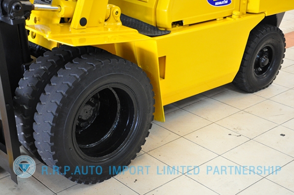 ขายรถโฟล์คลิฟท์มือสอง KOMATSU รุ่น FG25-150123 ราคา 195,000 บาท ใช้งานชั่วโมงน้อย