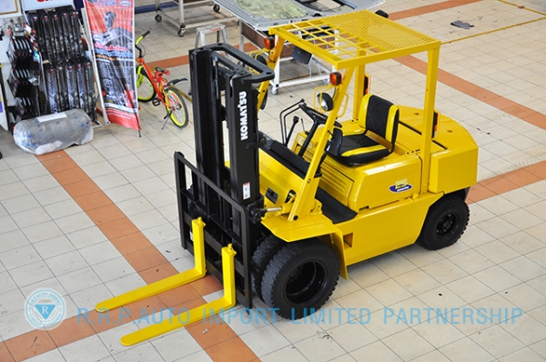ขายรถโฟล์คลิฟท์มือสอง KOMATSU รุ่น FG25-150123 ราคา 195,000 บาท ใช้งานชั่วโมงน้อย