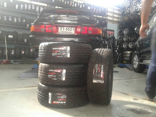 YOKOHAMA AR08R 205/50R16 ปี15 เส้นละ 5,800 บาท