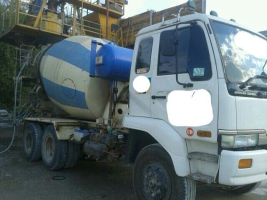 รถโม่ปูน 10 ล้อ