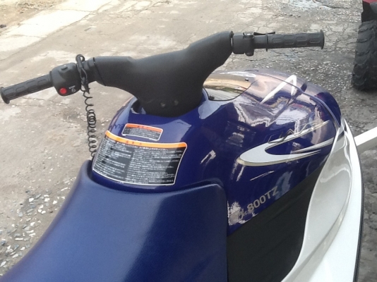 ขายYamaha. 800 ถูกๆครับ สภาพสวย ไม่มีที่เก็บแล้ว ลากเข้าลากออกทุกวัน