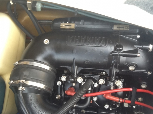 ขายYamaha. 800 ถูกๆครับ สภาพสวย ไม่มีที่เก็บแล้ว ลากเข้าลากออกทุกวัน