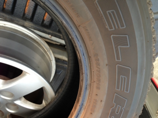 ขายยาง 265 70 R16 ปี10-11 >> 080-9156795 >> ขายยก 4 เส้น 11,500 บาท