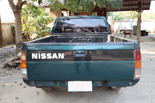 รถกระบะ Nissan Big M