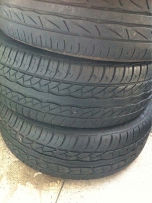 ขายยางขอบ 15 เตี้ยๆ 1ชุดครับ