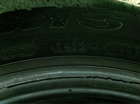 ขายยางขอบ 15 เตี้ยๆ 1ชุดครับ