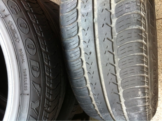 ขายยางขอบ 15 เตี้ยๆ 1ชุดครับ