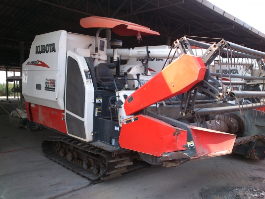 รถเกี่ยว KUBOTA DC-95 GM