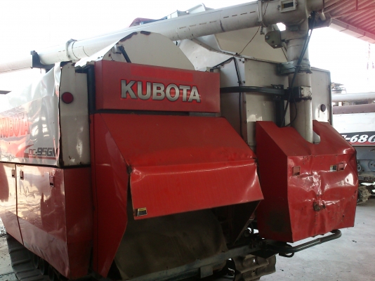 รถเกี่ยว KUBOTA DC-95 GM