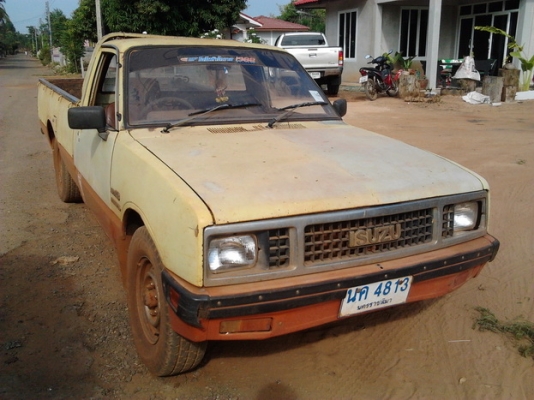 ISUZU KB 2200 Diesel สภาพดีพร้อมใช้งาน เครื่องแรงดีเดิมไม่มีปัญหาเลยครับ ภายในเก๋งคอนโซลอยู่ครบพร้อม กระบะมีผุบ้างเล็กน้อย ช่วงล่างคัชซีดี ยางสภาพดี 60\% พร้อมใช้งาน เอกสารเล่มทะเบียนครบ ราคาต่อรองได้ครับ